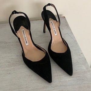 MANOLO BLAHNIK - Carolyne Suede Mid-Heel Slingback Pump
